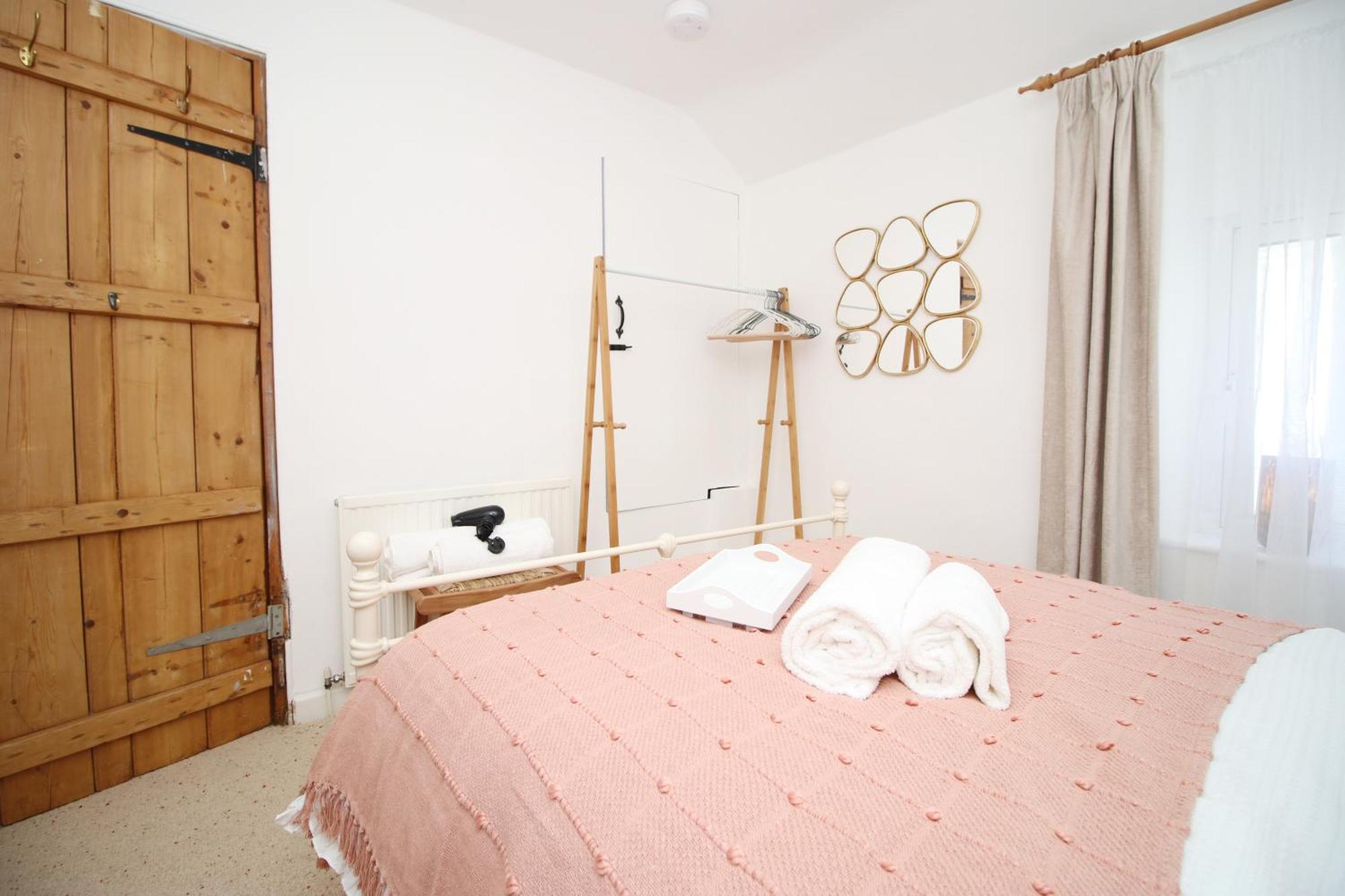 Little Gem In The Mumbles! Fishermans Cottage With Log Burner, Dog Friendly And Welcome Breakfast Hamper! Exteriör bild