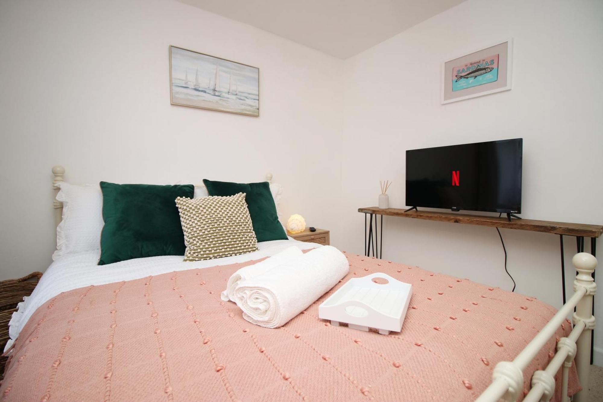 Little Gem In The Mumbles! Fishermans Cottage With Log Burner, Dog Friendly And Welcome Breakfast Hamper! Exteriör bild