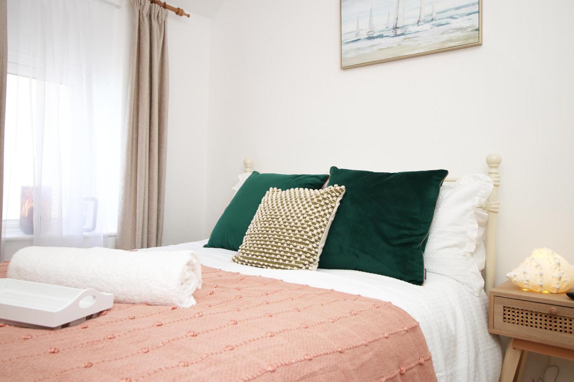Little Gem In The Mumbles! Fishermans Cottage With Log Burner, Dog Friendly And Welcome Breakfast Hamper! Exteriör bild
