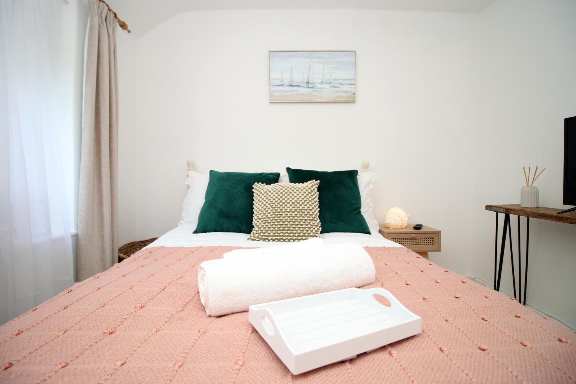Little Gem In The Mumbles! Fishermans Cottage With Log Burner, Dog Friendly And Welcome Breakfast Hamper! Exteriör bild