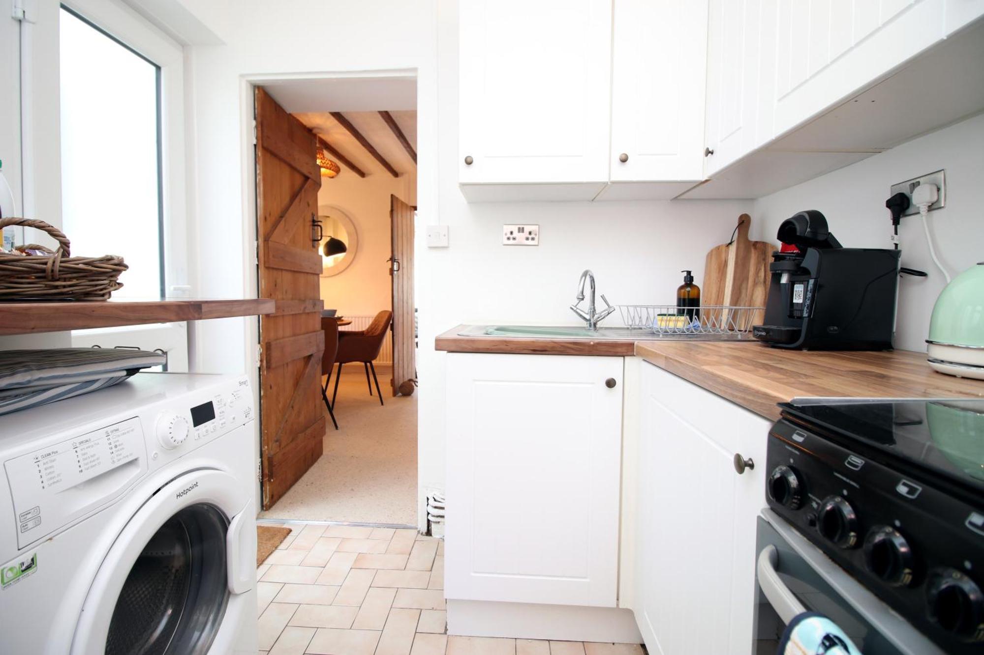 Little Gem In The Mumbles! Fishermans Cottage With Log Burner, Dog Friendly And Welcome Breakfast Hamper! Exteriör bild